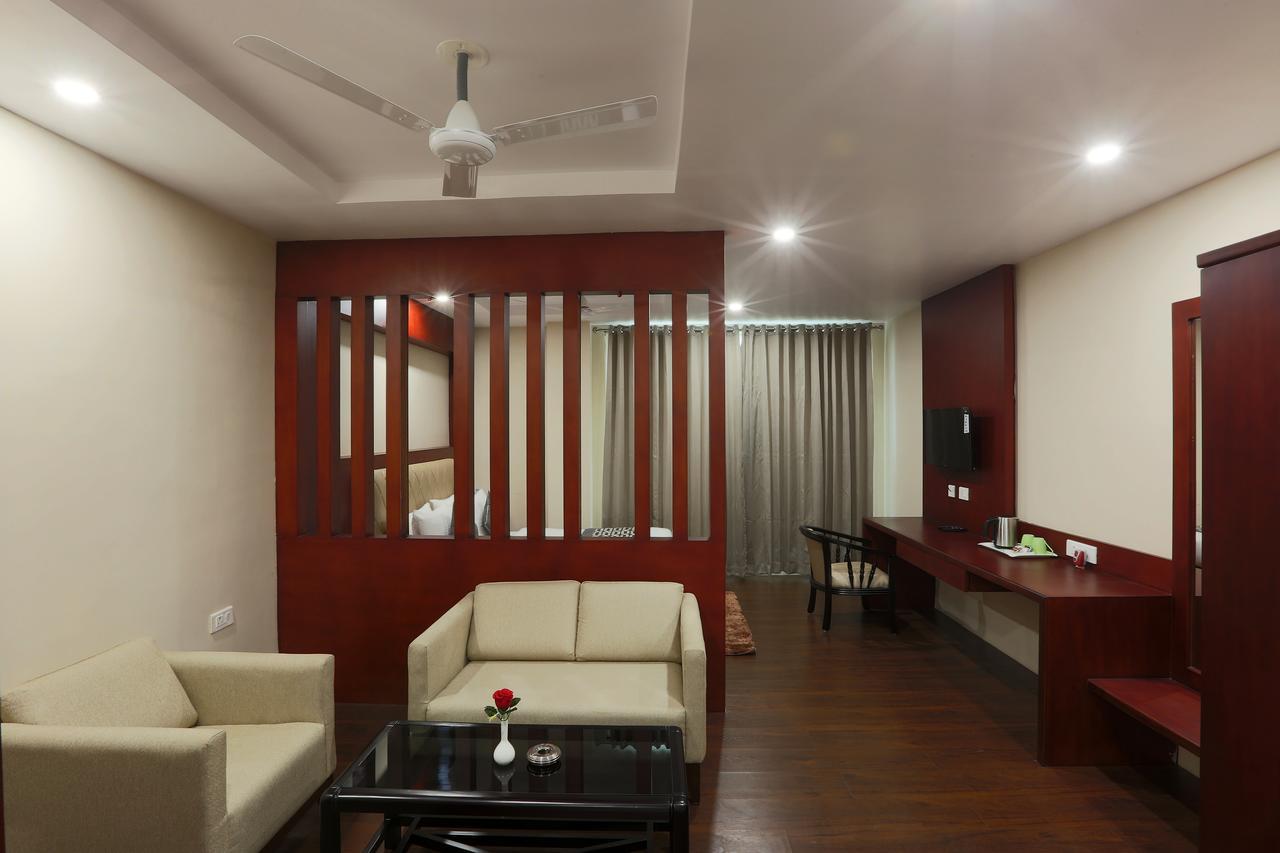 Hotel Jironi Jorhat Luaran gambar